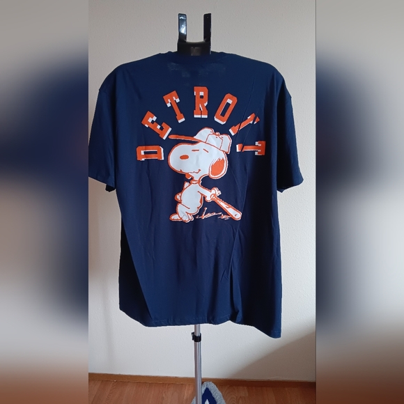 Detroit Graphic T-Shirt - Picture 2 of 2